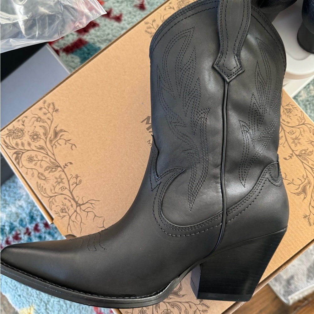 NIB 10.5 Thursday Boot Company Sierra Black